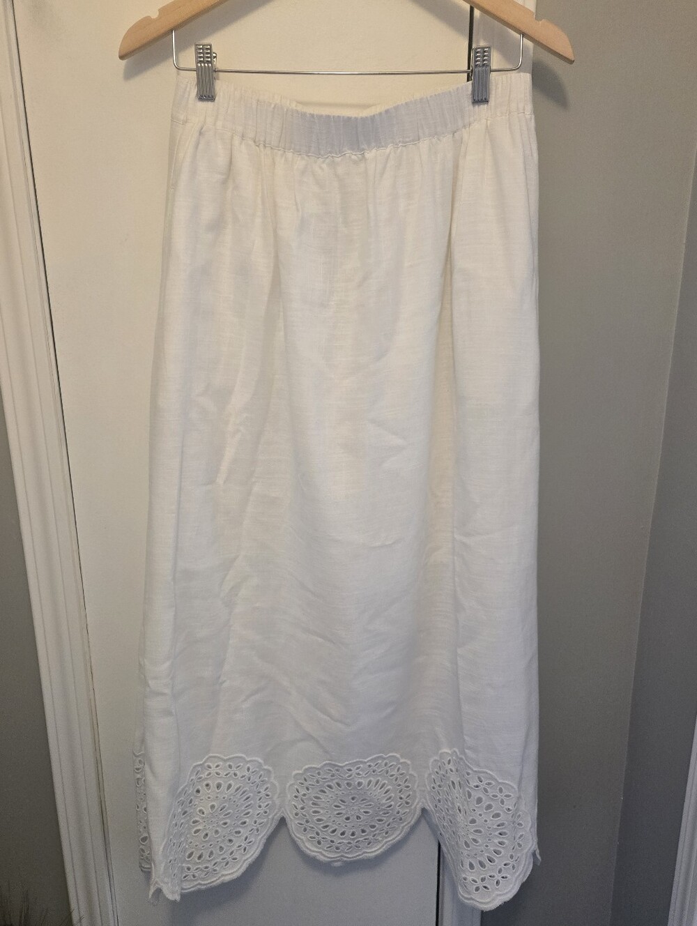 Melanie Lyne Scalloped Hem Maxi Skirt Size 10 Porcelain (White) Linen Blend - Picture 6 of 13